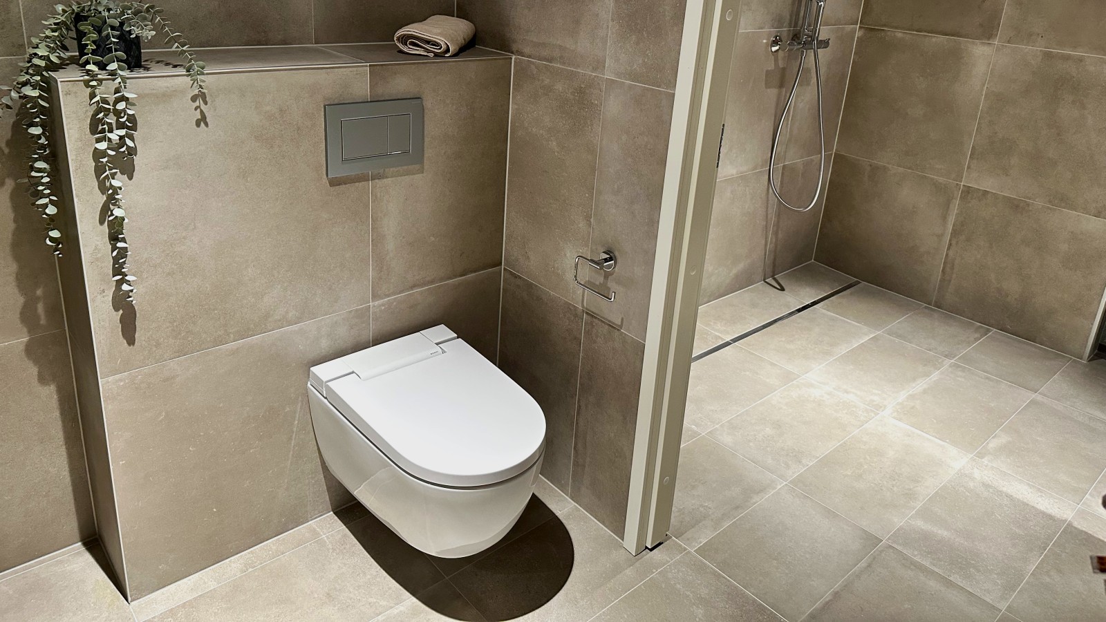 Lauttasaaren Onnin asuntoihin valittiin mm. Geberit AquaClean Alba -pesu-wc-istuimia. ©Jenny Finneman-Modin Lauttasaaren Onnin asuntoihin valittiin mm. Geberit AquaClean Alba -pesu-wc-istuimia. ©Jenny Finneman-Modin