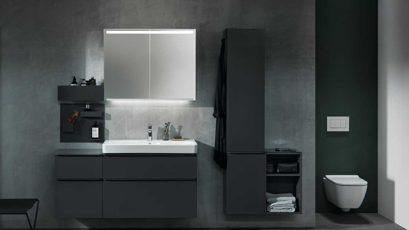 Geberit Smyle Square -seinä-wc-elementti nurkkaan asennettuna Geberit Smyle Square -seinä-wc-elementti nurkkaan asennettuna