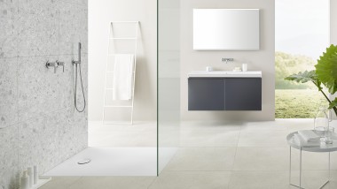 Geberit CleanLine -suihkukouru sopii täydellisesti avoimiin suihkutiloihin