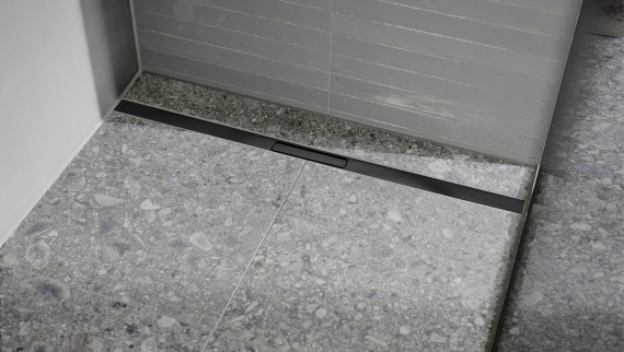 Esteetön kylpyhuone Esteetön kylpyhuone