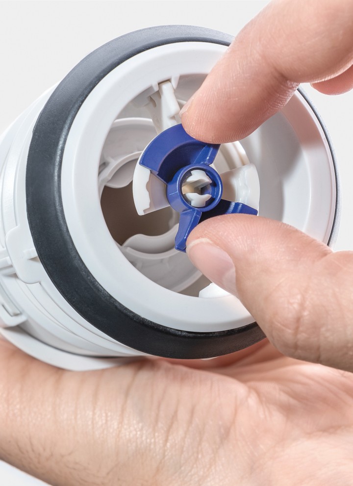 Geberit- Flus valve venttiilillä säilö on helppo puhdistaa (© Geberit) Geberit- Flus valve venttiilillä säilö on helppo puhdistaa (© Geberit)