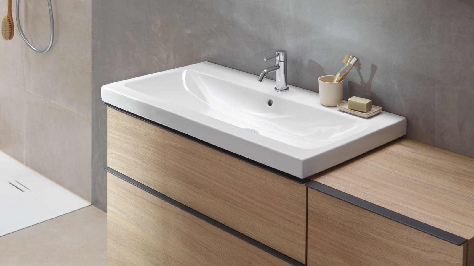 Geberit iCon -kylpyhuonesarjan pesuallas (© Geberit) Geberit iCon -kylpyhuonesarjan pesuallas (© Geberit)