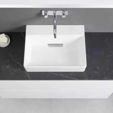 Geberit ONE -pesuallas ja alakaappi Geberit ONE -pesuallas ja alakaappi