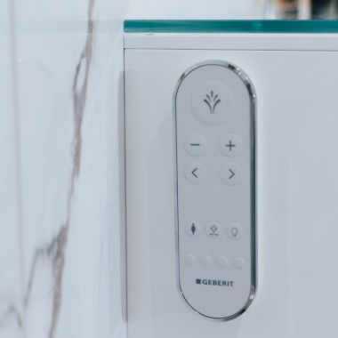 Geberit AquaClean -pesu-wc-istuimen kauko-ohjain Geberit AquaClean -pesu-wc-istuimen kauko-ohjain