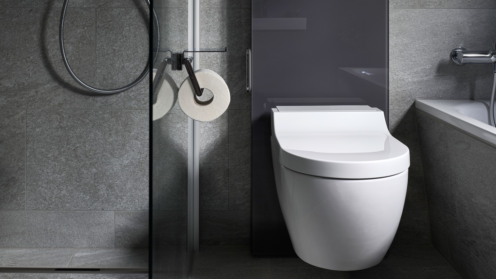 Geberit Monolith -säiliömoduuli ja Geberit AquaClean Tuma -pesu-wc-istuin Geberit Monolith -säiliömoduuli ja Geberit AquaClean Tuma -pesu-wc-istuin