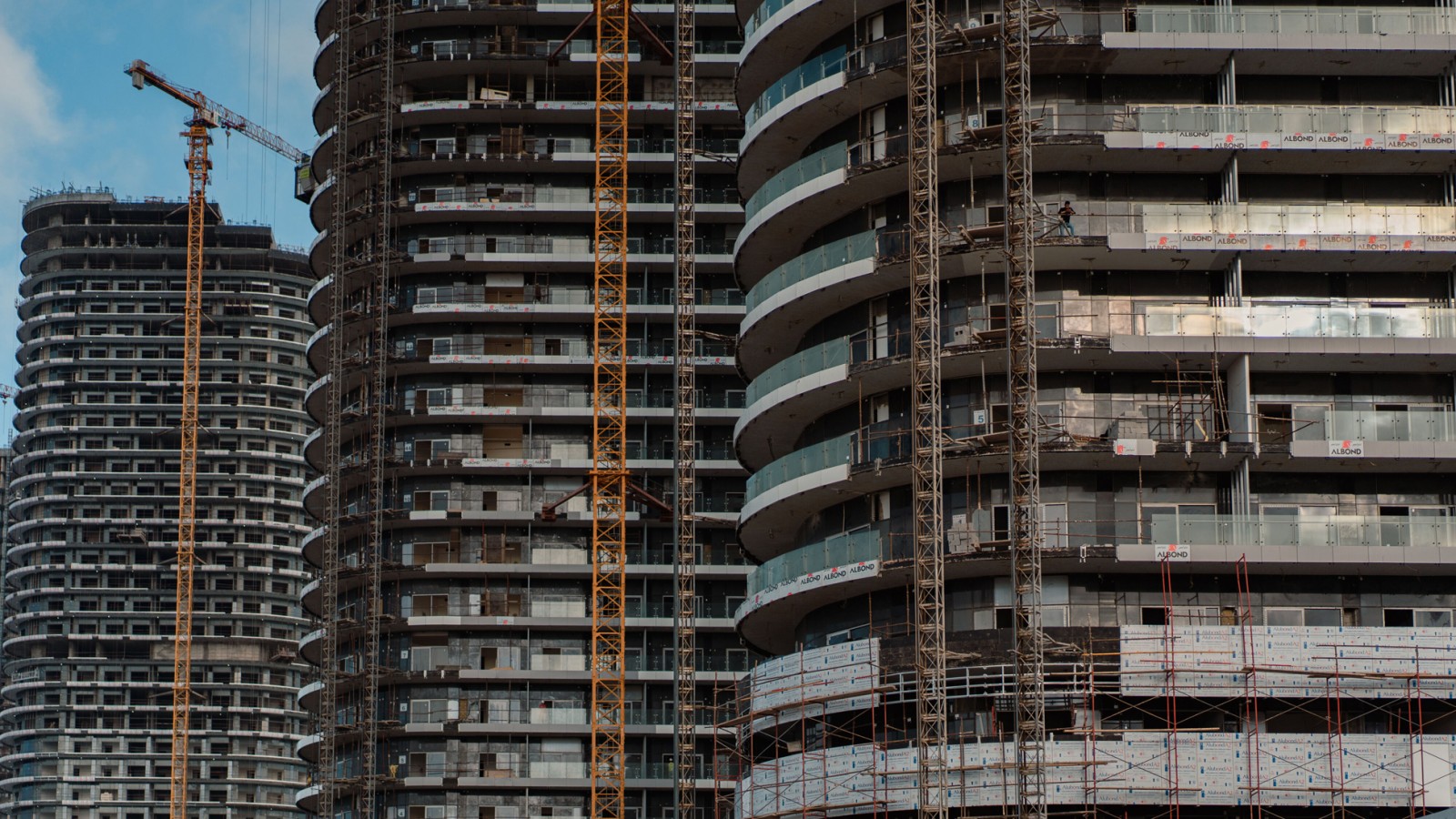 New Alamein City koostuu 18 tornista New Alamein City koostuu 18 tornista