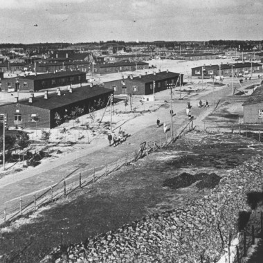 Tanskan suurin pakolaisleiri saksalaisille sotapakolaisille vuosina 1945 - 1949. (© Blåvandshuk Local History Archive)