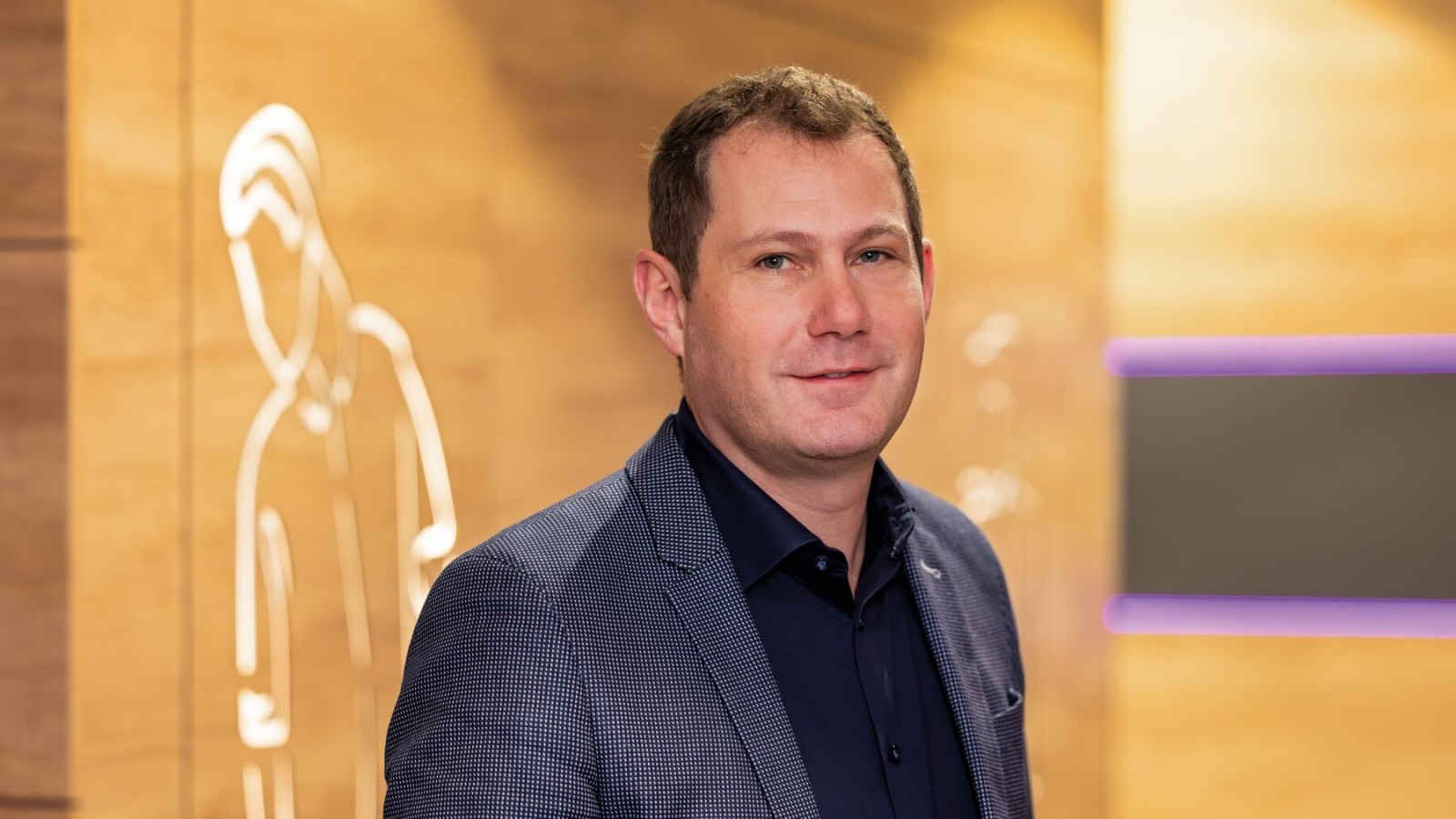 Johannes Gstrein, Toimitusjohtaja, Kauppakeskus FMZ