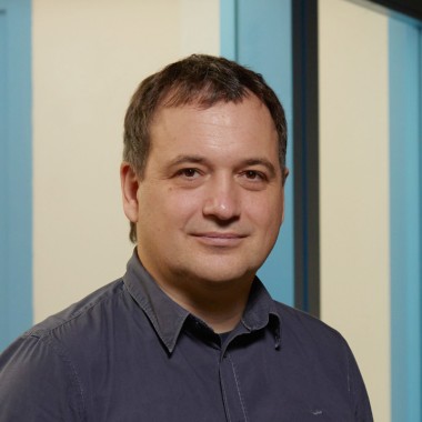 Arkkitehti, joka suunnitteli yhden Slovenian ensimmäisistä kestävistä toimistorakennuksista: Boris Bezan (© BAX studio) Arkkitehti, joka suunnitteli yhden Slovenian ensimmäisistä kestävistä toimistorakennuksista: Boris Bezan (© BAX studio)