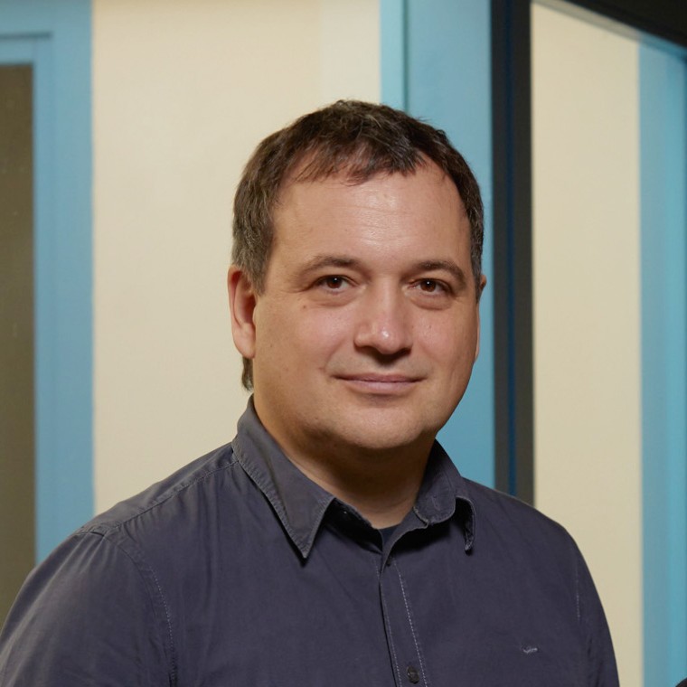 Arkkitehti, joka suunnitteli yhden Slovenian ensimmäisistä kestävistä toimistorakennuksista: Boris Bezan (© BAX studio)