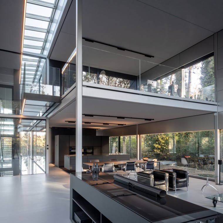 Rakennus voidaan purkaa lähes kokonaan ja käyttää uudelleen (© Lucas van der Wee)