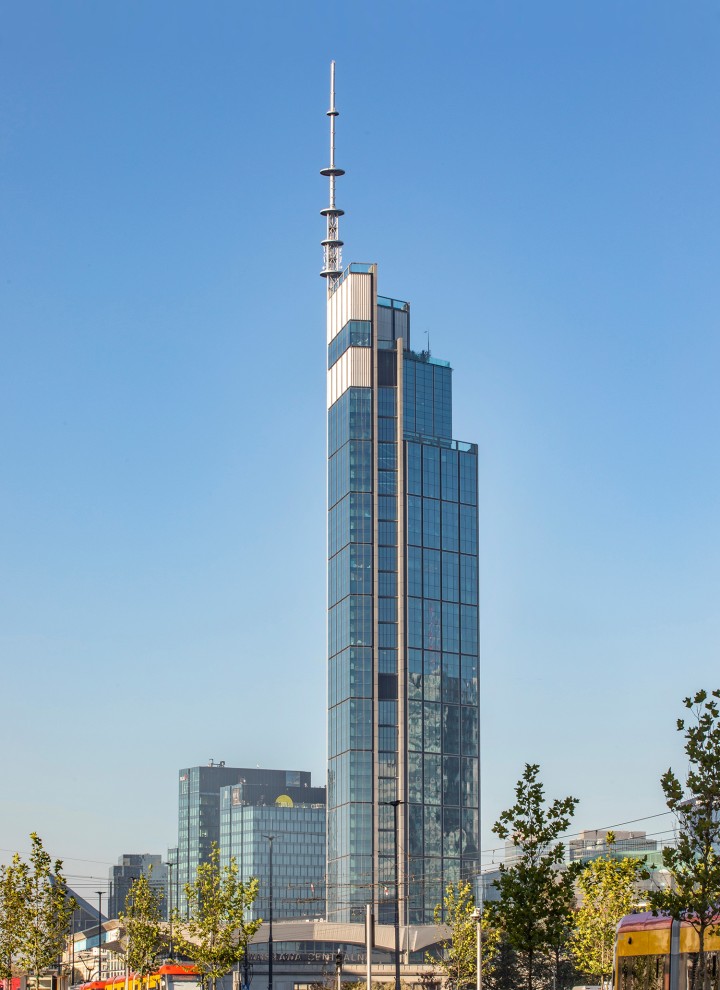 Varso Tower on Euroopan unionin korkein pilvenpiirtäjä (© Aaron Hargreaves/Foster + Partners)