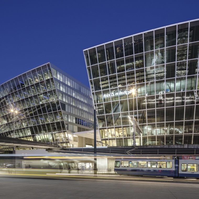The Circle Zürichissä yöllä (© Flughafen Zürich AG) The Circle Zürichissä yöllä (© Flughafen Zürich AG)