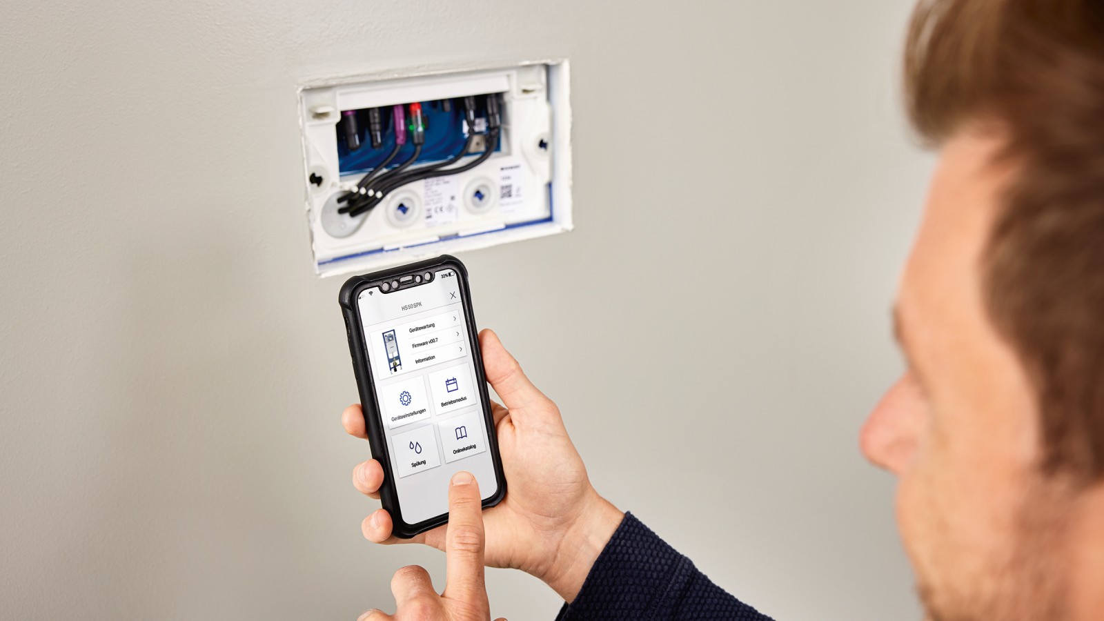 Geberit HS30 -hygieniahuuhtelulaitteen asetusten määrittäminen piilohuuhtelusäiliölle Geberit Control -sovelluksella Geberit HS30 -hygieniahuuhtelulaitteen asetusten määrittäminen piilohuuhtelusäiliölle Geberit Control -sovelluksella