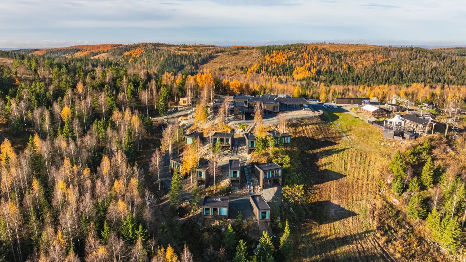 Hotelli kuusimetsän ja järvien välissä (@ Panorama Landscape Hotel Tahko) Hotelli kuusimetsän ja järvien välissä (@ Panorama Landscape Hotel Tahko)
