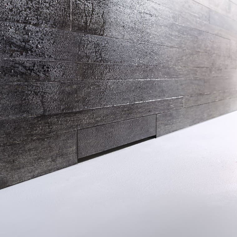 Geberit-seinäkaivo yksilöllisellä laatoitetulla kannella Geberit-seinäkaivo yksilöllisellä laatoitetulla kannella