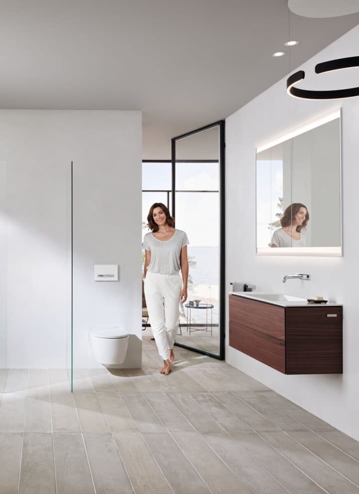 Geberit ONE -peili valaistuksella Geberit ONE -peili valaistuksella