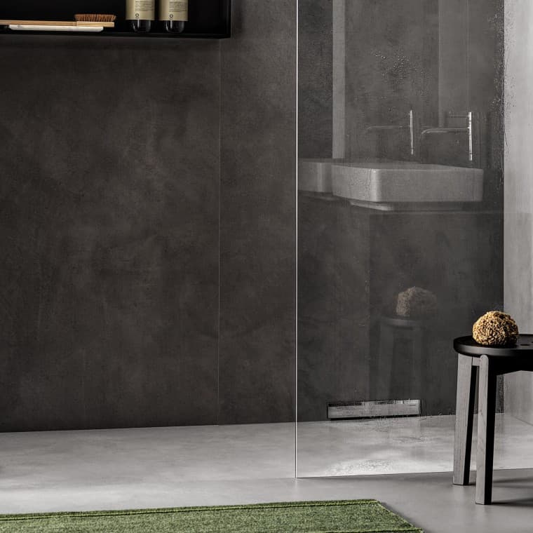 Esteetön ja avoin suihku helpottaa tilaan pääsyä. Esteetön ja avoin suihku helpottaa tilaan pääsyä.