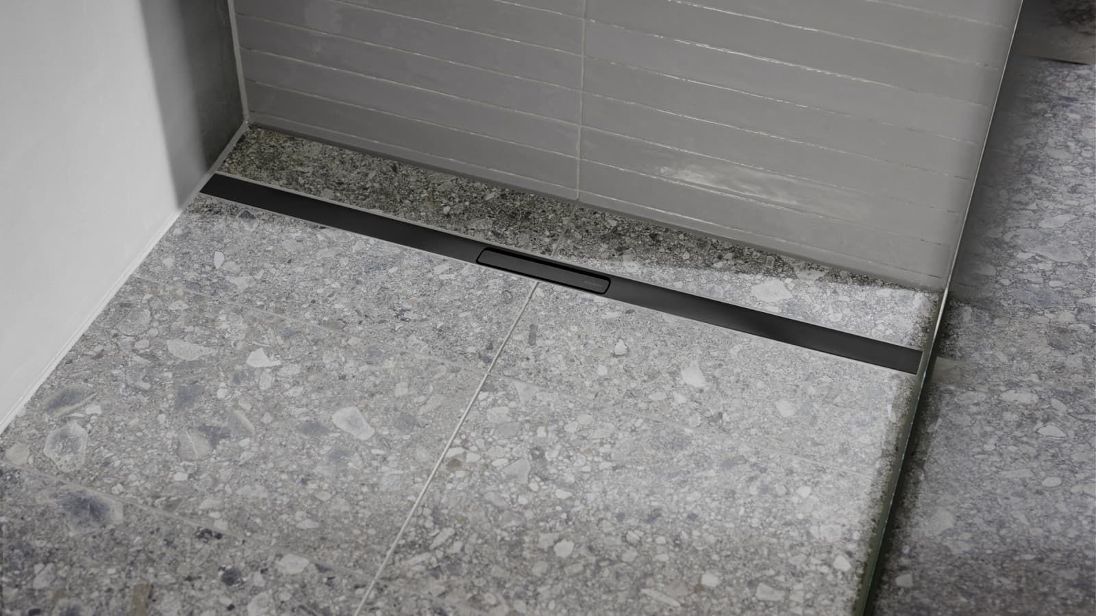 Geberit CleanLine -linjalattiakaivoratkaisut Geberit CleanLine -linjalattiakaivoratkaisut