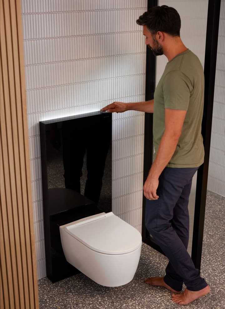 Geberit Monolith Plus -saniteettimoduuli ComfortLight -valaistuksella Geberit Monolith Plus -saniteettimoduuli ComfortLight -valaistuksella