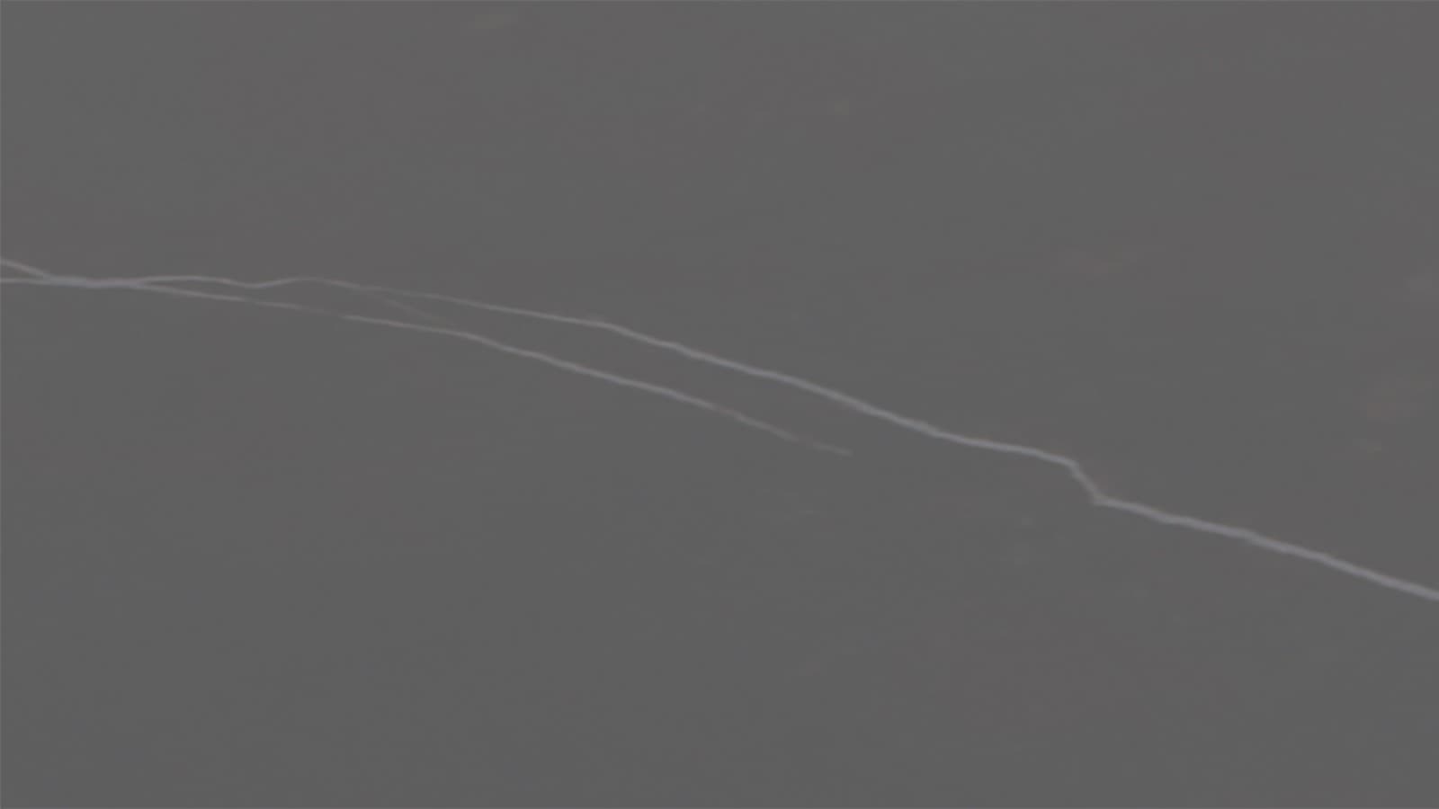 Väri: kivitavaraa, musta marmorikuosi Väri: kivitavaraa, musta marmorikuosi