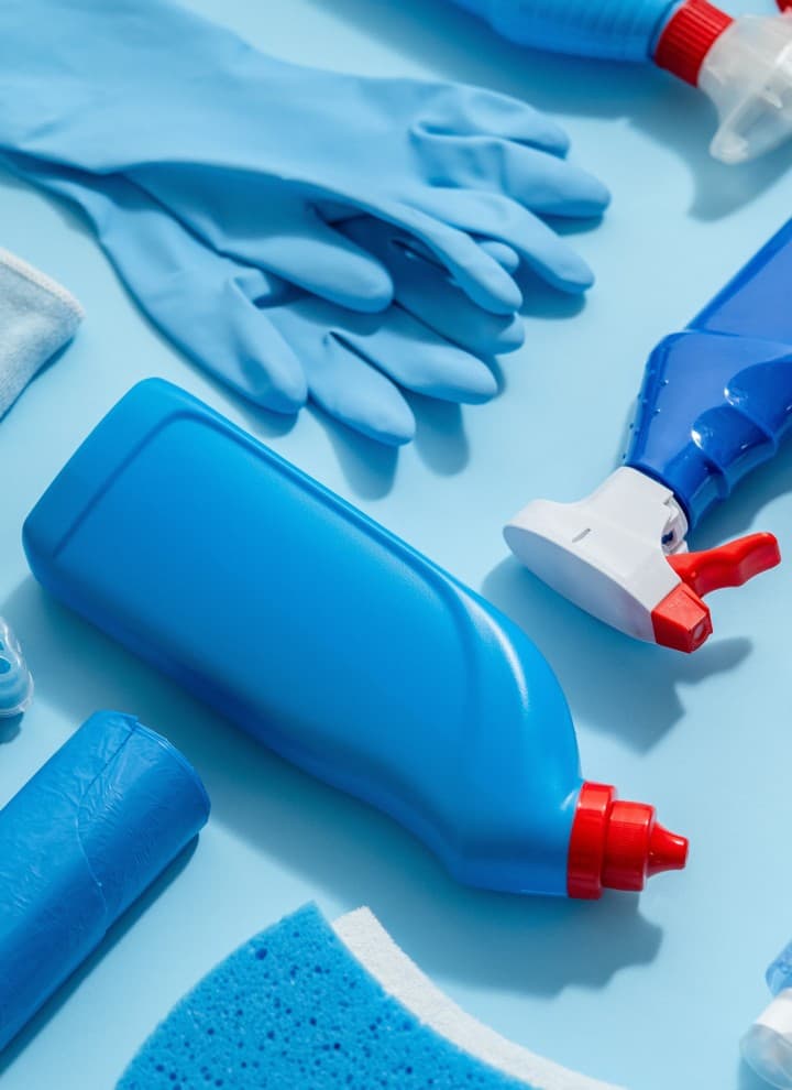 Kylpyhuoneen puhdistustarvikket Kylpyhuoneen puhdistustarvikket