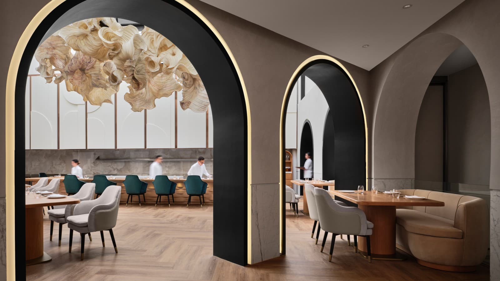 Singaporelainen gourmet-ravintola on designin näyteikkuna sisältä ja ulkoa (© Owen Raggett) Singaporelainen gourmet-ravintola on designin näyteikkuna sisältä ja ulkoa (© Owen Raggett)