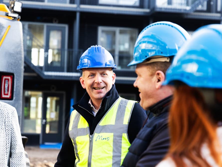 Michel Baars vie käytäntöön modulaarista rakentamista ja kiertotaloutta rakennusalalla (© Fotostudio Gerard-Jan Vlekke/Fotovak BV)