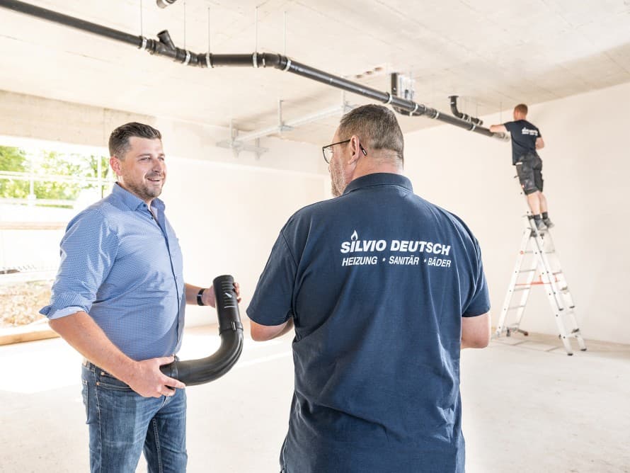 Geberit tarjoaa jatkuvaa tukea projektin kaikissa vaiheissa suunnittelusta toteutukseen asti. Geberit tarjoaa jatkuvaa tukea projektin kaikissa vaiheissa suunnittelusta toteutukseen asti.