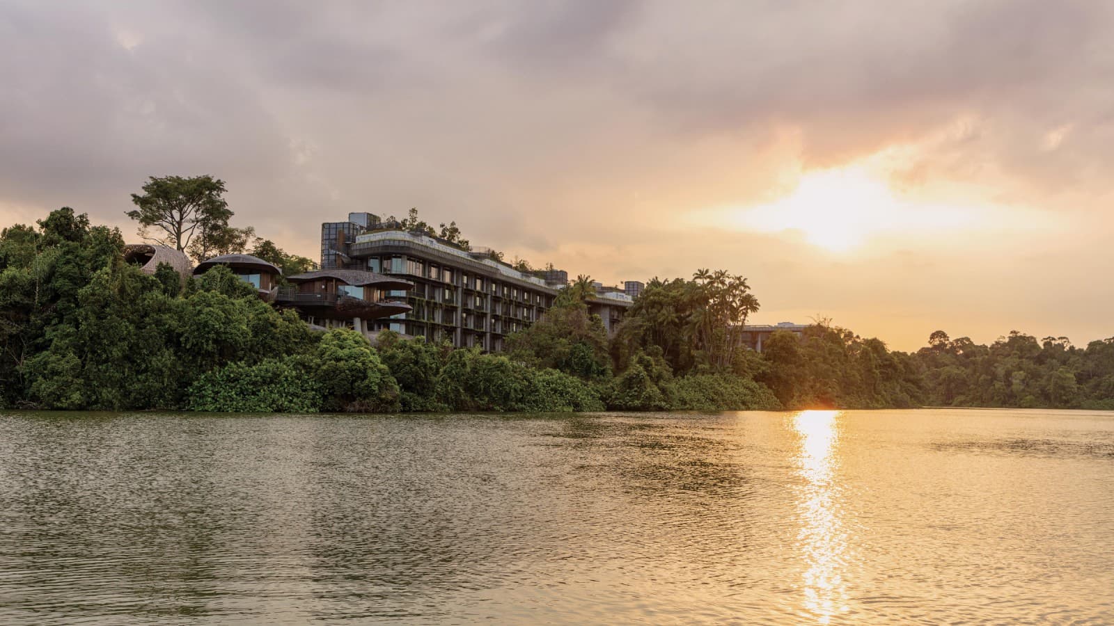 Resorttiin kuuluu myös viisikerroksinen rakennus (© Banyan Tree)
