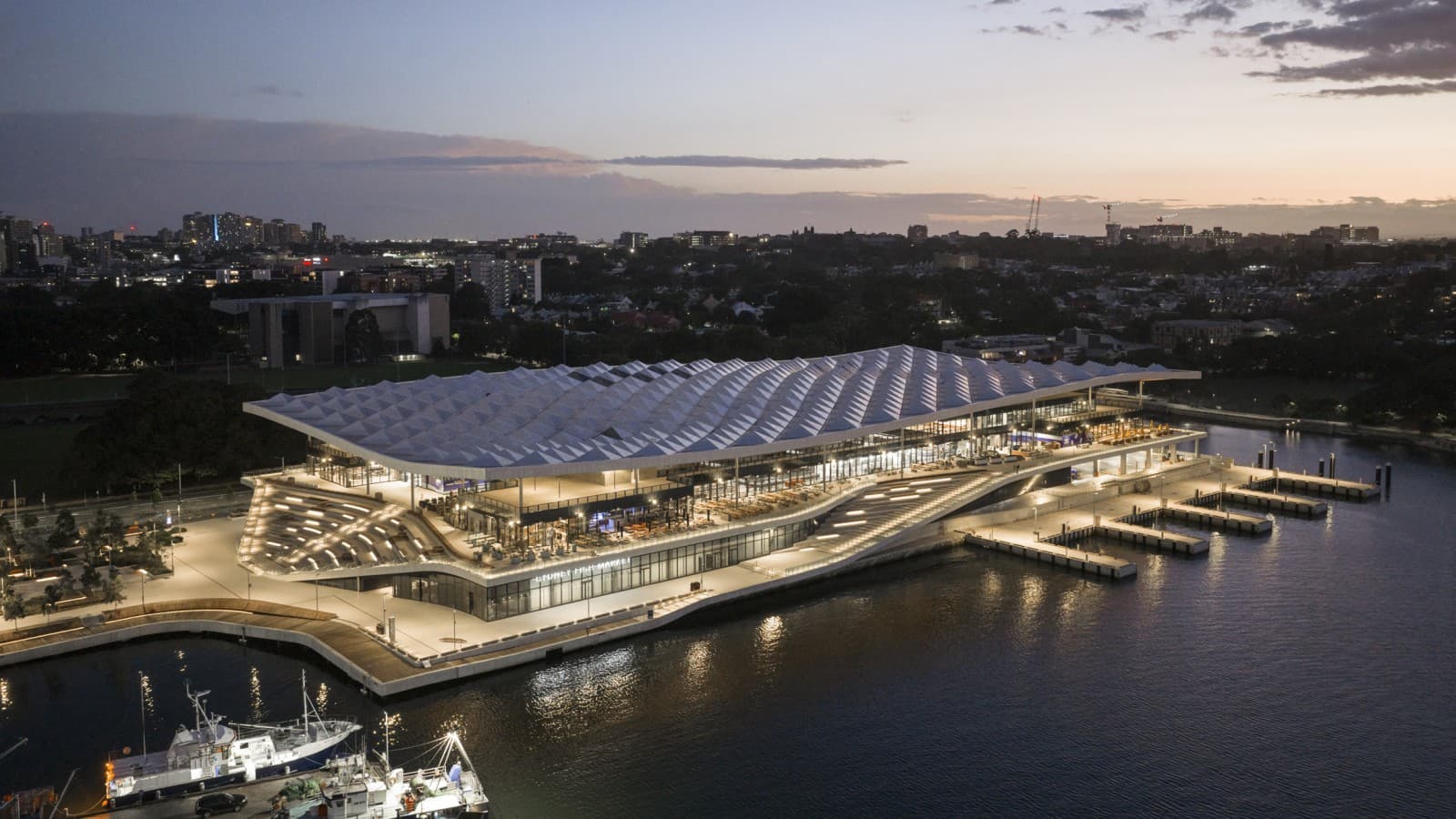 New Sydney Fish Market Blackwattle Bayssa (© Rasmus Hjortshoj) New Sydney Fish Market Blackwattle Bayssa (© Rasmus Hjortshoj)