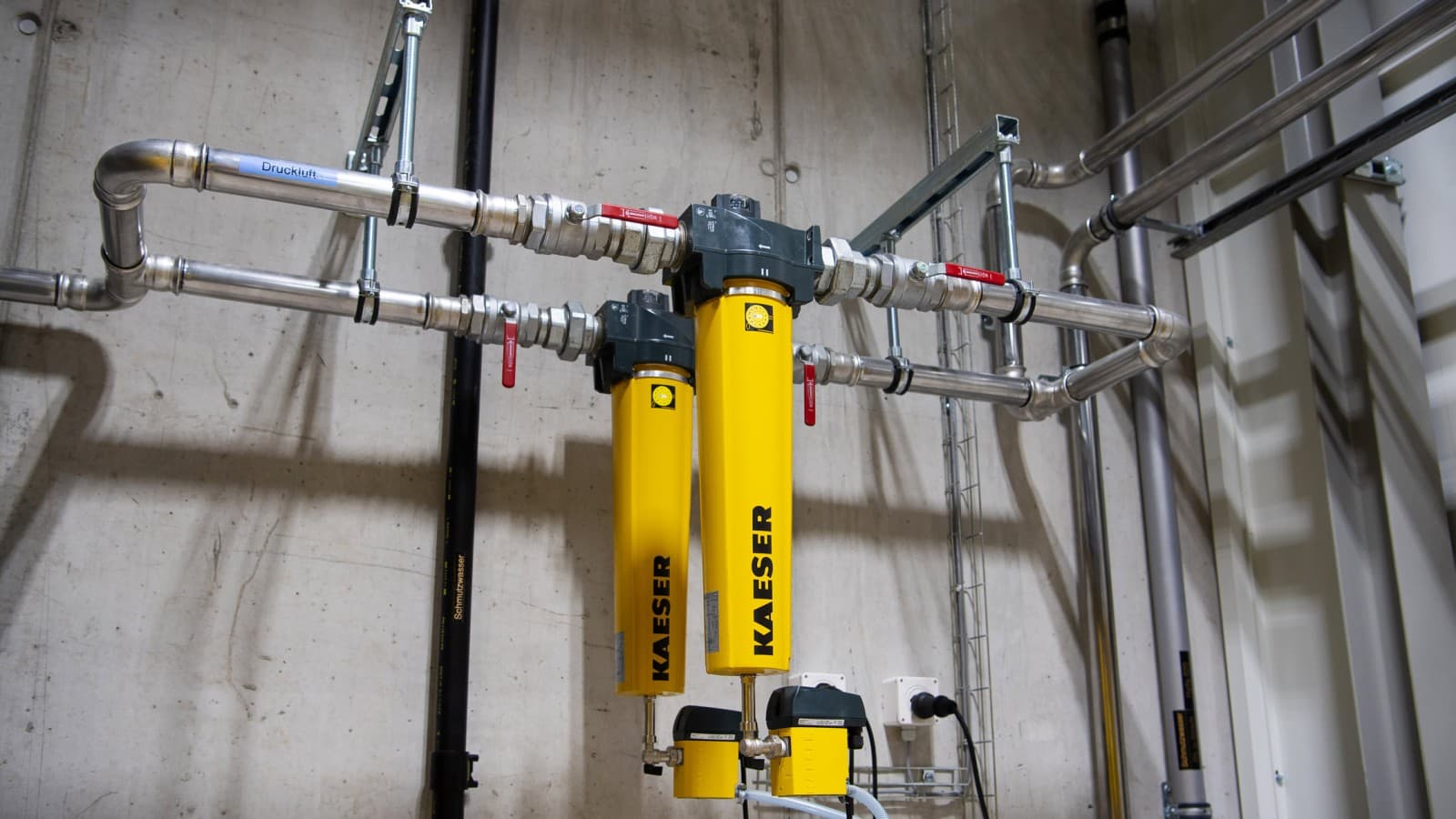 Paineilman suodatinjärjestelmä Geberit Mapress Ruostumaton teräs -järjestelmällä. Paineilman suodatinjärjestelmä Geberit Mapress Ruostumaton teräs -järjestelmällä.