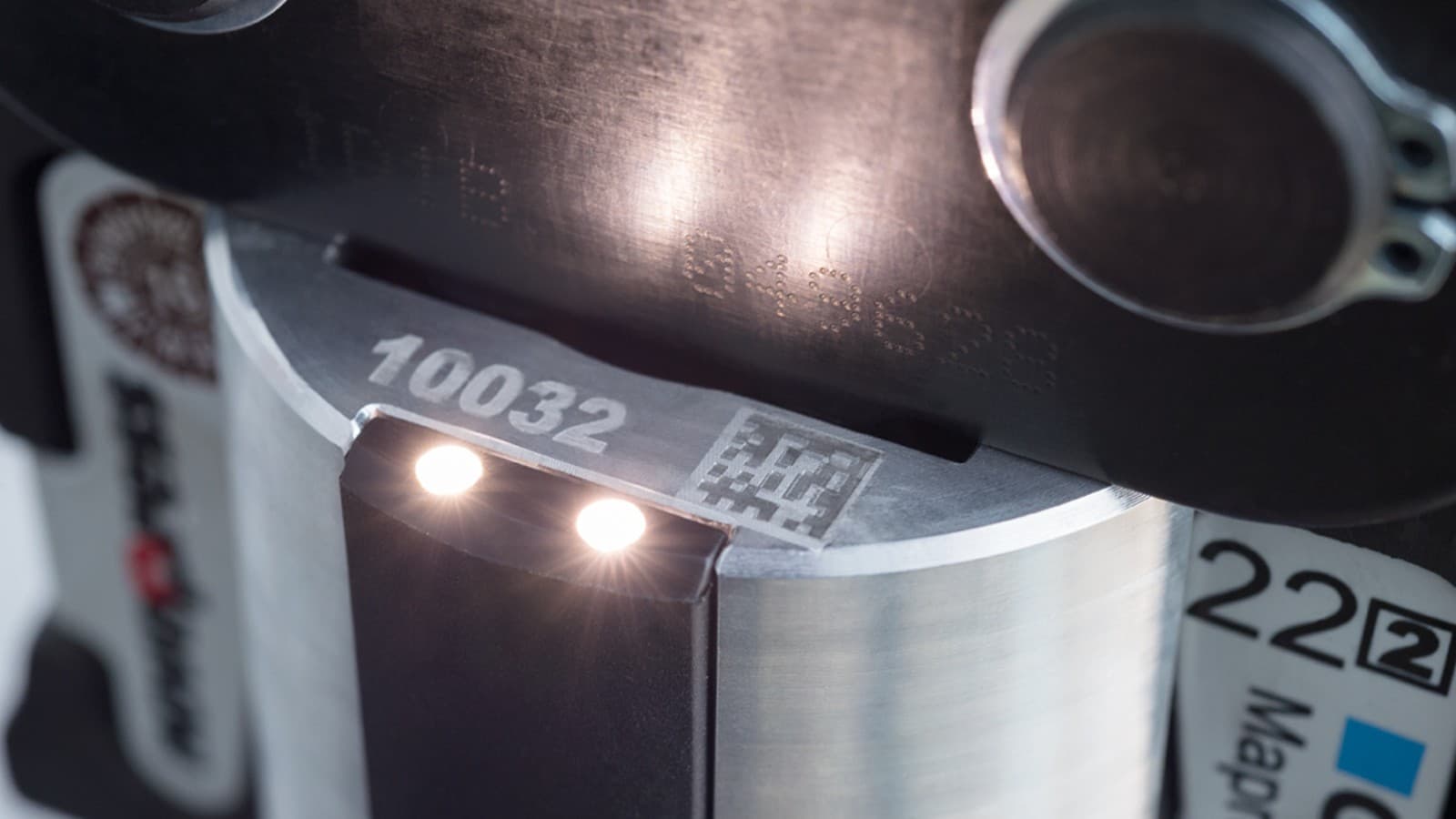 Geberit-puristustyökalun puristuskohdan valaistus takaa hyvän näkyvyyden pimeissä nurkissa Geberit-puristustyökalun puristuskohdan valaistus takaa hyvän näkyvyyden pimeissä nurkissa